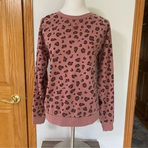 Cute lightweight sweatshirt. Super cute print.